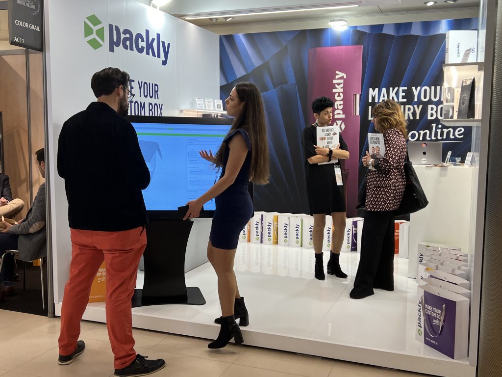 Visitors at the Packly stand